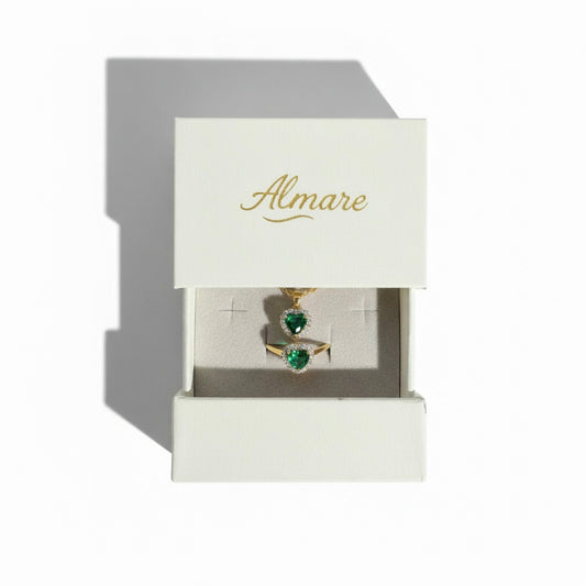 Set Oliva – Anillo + Collar dorados con corazón verde